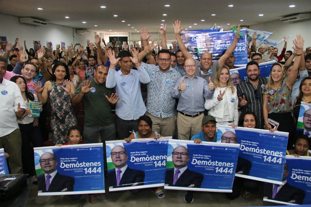 Demóstenes lutar para reduzir preço do combustível