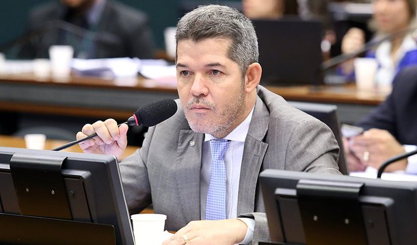 “Conseguimos o céu para o PSL”, diz Delegado Waldir sobre acordo com Maia