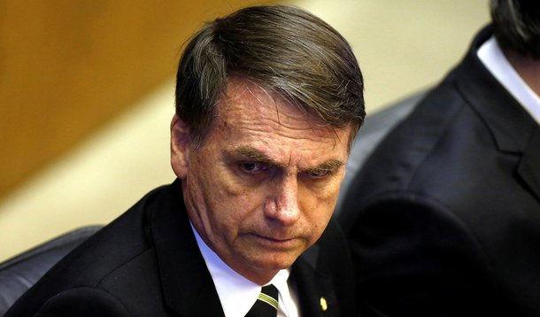 Bolsonaro carimba petistas de comunistas para anular marca histórica social democrata do Partido dos Trabalhadores