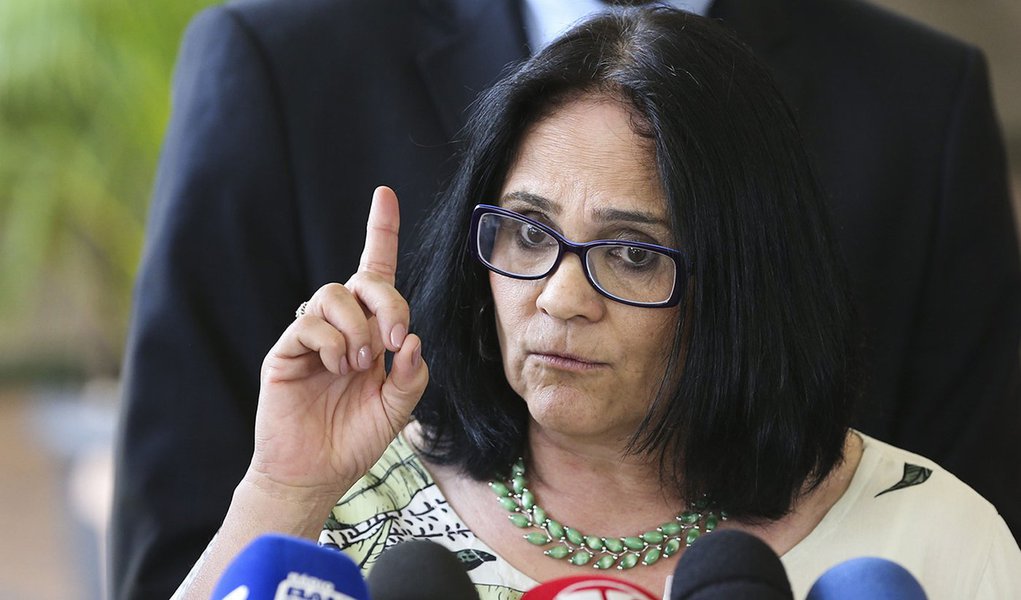 Ministra ia se matar no pé de goiaba quando viu Jesus