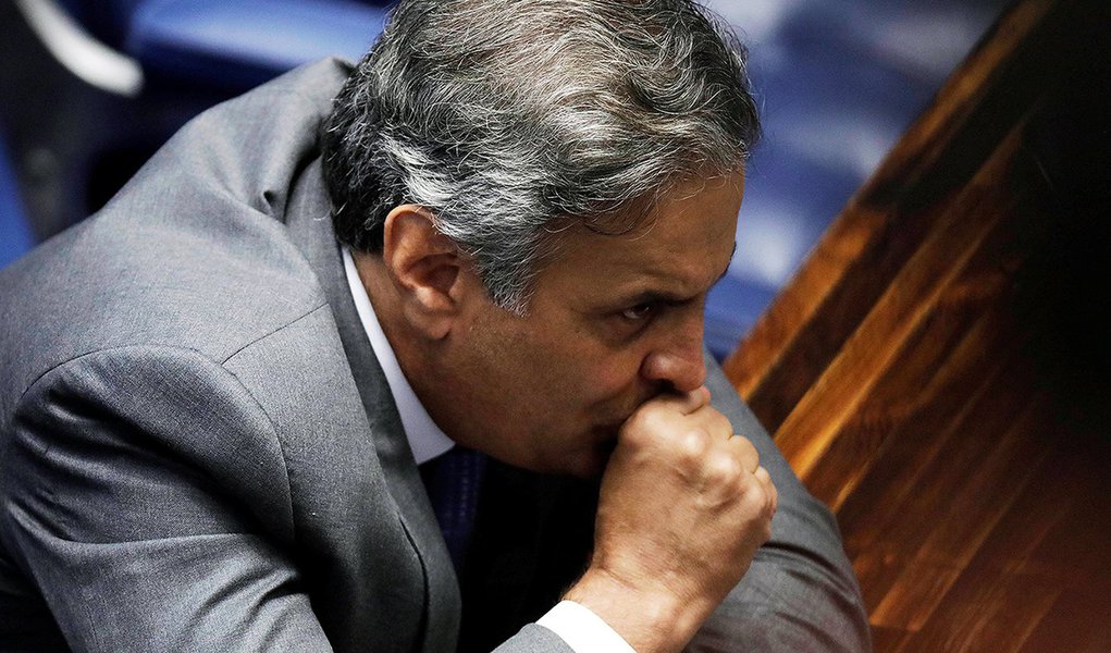 Aécio Neves já pediu desculpas a Moro?