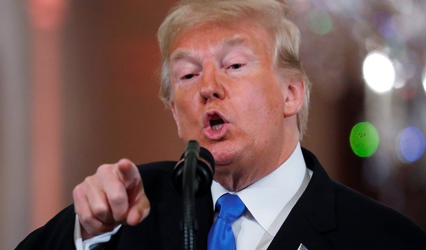 Trump ameaça: se Democratas não aprovarem muro, militares construirão