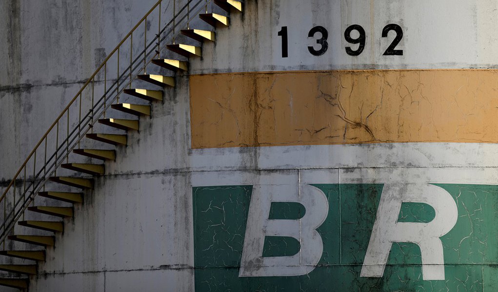 Petrobrás é única responsável pelo deficit da Petros e por isso quer acabar com o plano