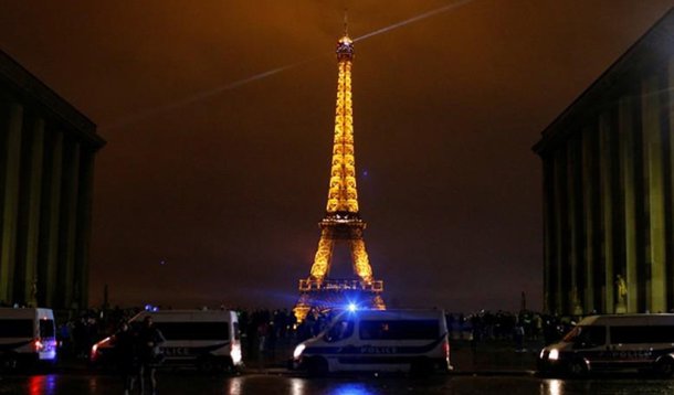 França fechará Torre Eiffel e Louvre com medo de novos protestos