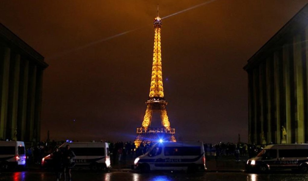 França fechará Torre Eiffel e Louvre com medo de novos protestos