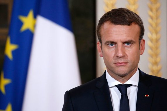 Macron desiste de imposto sobre combustíveis mas protestos continuam na França