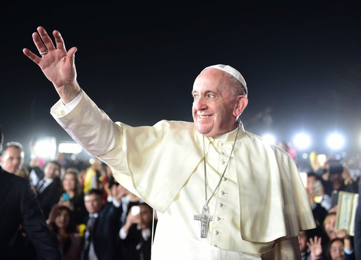 Seja celibatário ou largue o sacerdócio, diz papa Francisco a padres gays