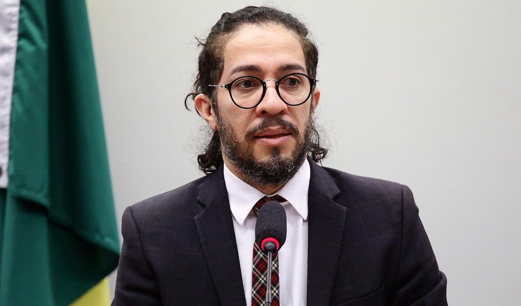 Jean Wyllys é o primeiro exilado político da era Bolsonaro