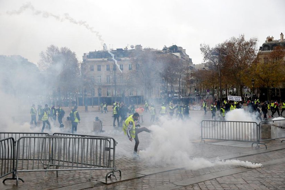 Protestos em Paris já deixaram mais de 100 presos e 20 feridos