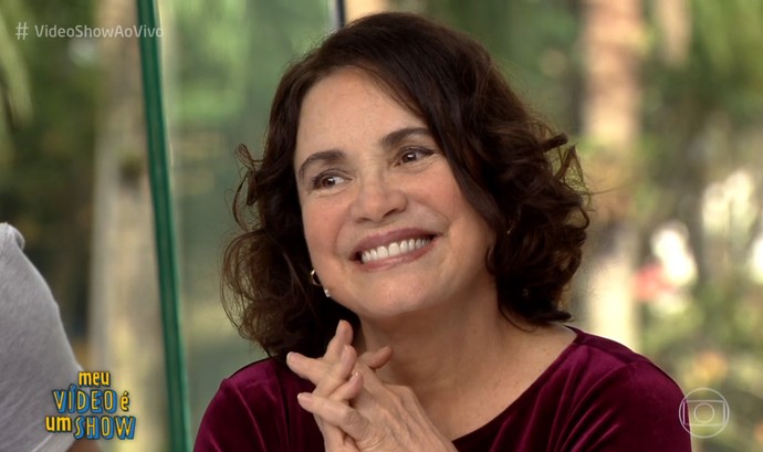 Artista, siga o lado oposto ao da Regina Duarte