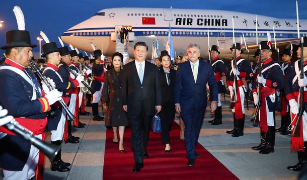 Presidente chinês chega à Argentina para cúpula do G20 e visita de Estado