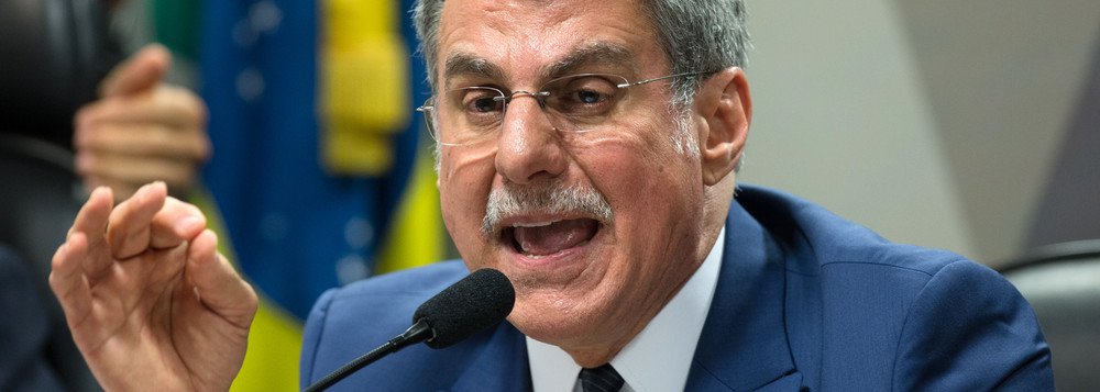 Jucá volta ao Congresso para entregar o pré-sal