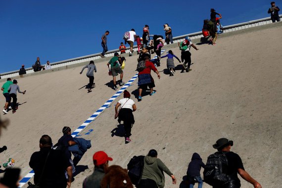 México deporta imigrantes que cruzaram a fronteira com os EUA