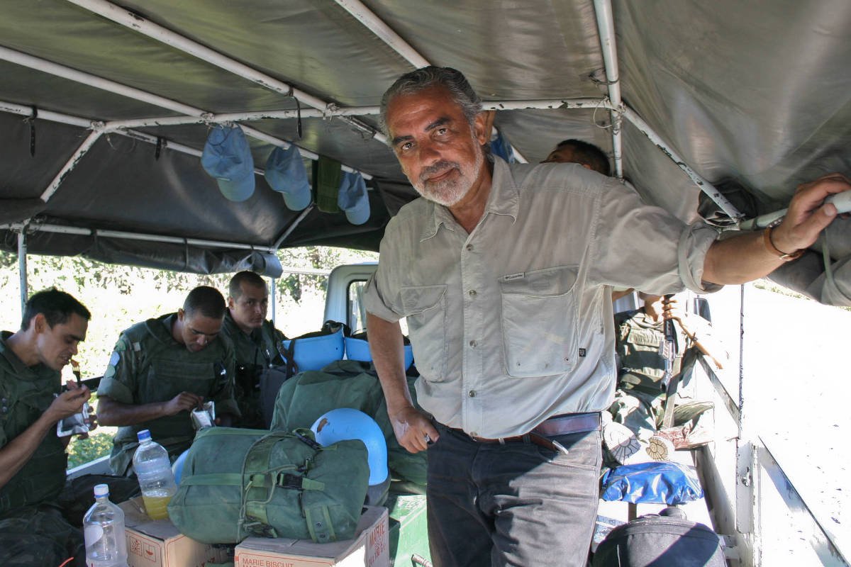 Repórter da Globo que antecipou aposentadoria diz que hostilidade contra jornalistas pesou