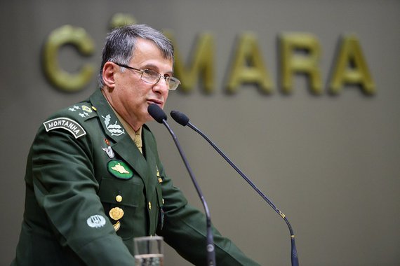 Queiróz desmoraliza militares no poder