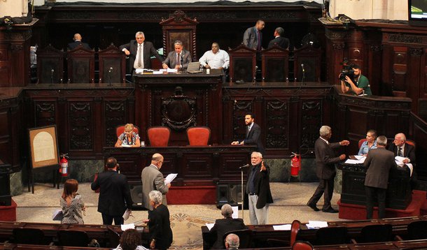 Assembleia Legislativa pode votar cassação de 10 deputados do Rio