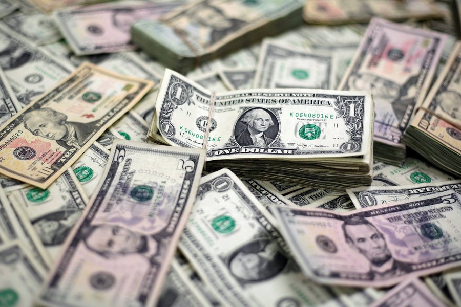 Dólar fecha em alta pelo terceiro dia seguido