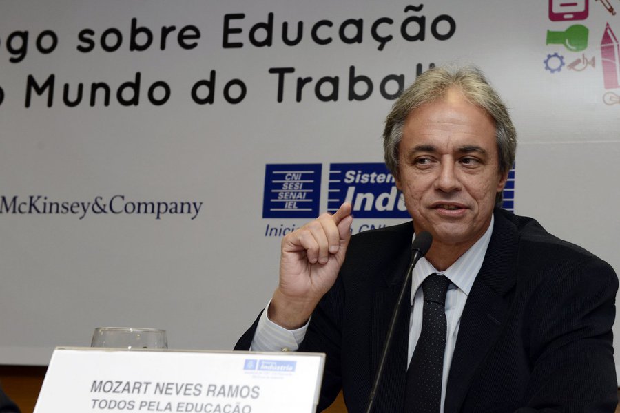 Bancada evangélica barra nomeação de Mozart Ramos para a Educação