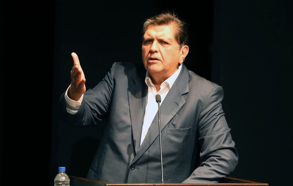 Ex-presidente do Peru é impedido de deixar o país por escândalo da Odebrecht