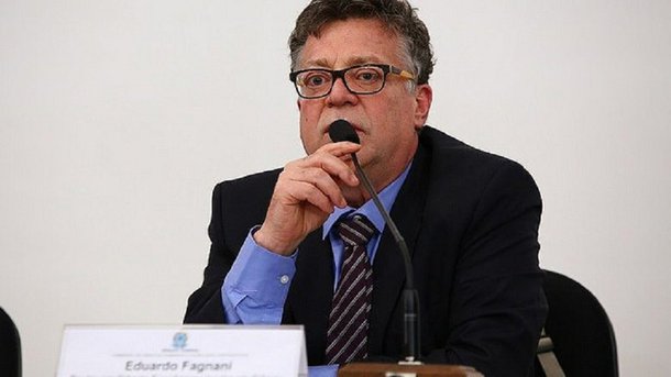 'Na recessão, o sistema financeiro também ganha', diz economista