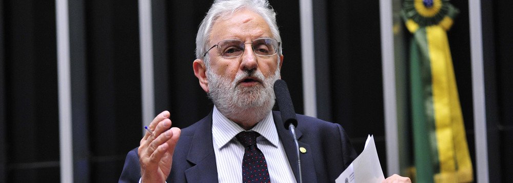 Valente critica ‘cinismo deslavado’ de Bolsonaro