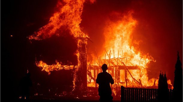 Mais de mil estão desaparecidos em incêndio florestal dos EUA