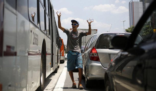 Informalidade de novos ocupados chega a 74%, mostra Dieese