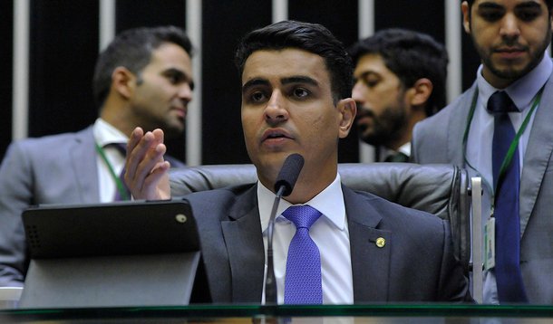 Deputado do PSB diz a Bolsonaro que é candidato à presidência da Câmara