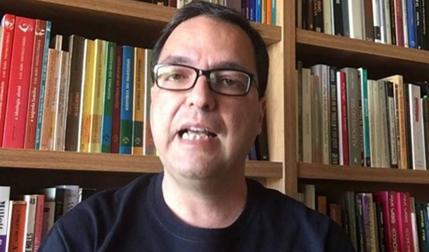 Olavo de Carvalho foi 'privado da plateia que se tornou a única razão de sua vida'