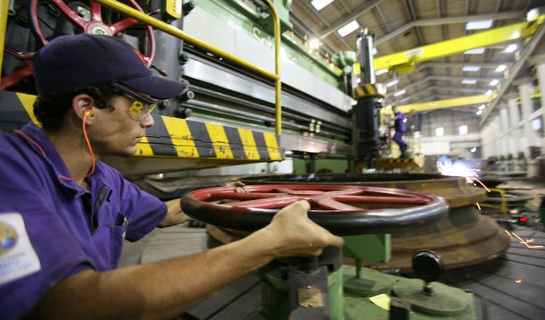 Brasil abre 129.601 vagas de trabalho em abril 