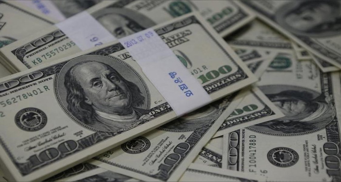 Entrada de dólares supera saída em US$ 334 milhões em outubro
