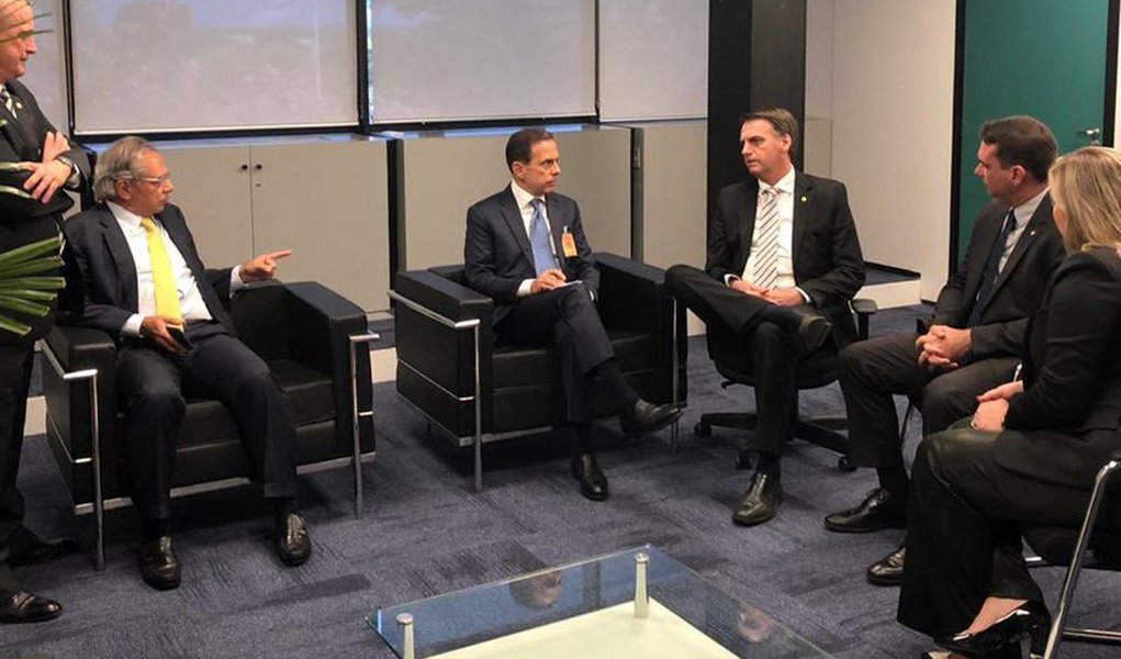 Doria se encontra com Bolsonaro, que o esnobou na campanha
