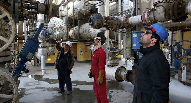 Irã responde a sanções dos EUA com venda de petróleo na bolsa de valores