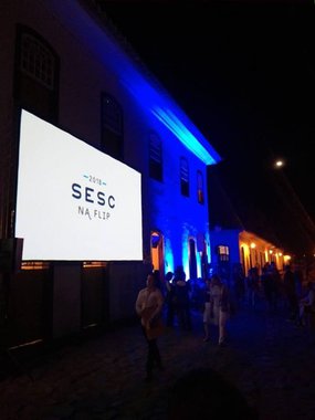 Paulo Guedes ameaça com o fim do investimento em cultura pelo Sesc