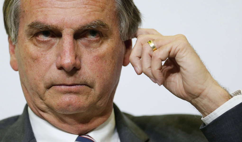 Bolsonaro é Temer reeditado, com atrocidades verbais, diz sociólogo