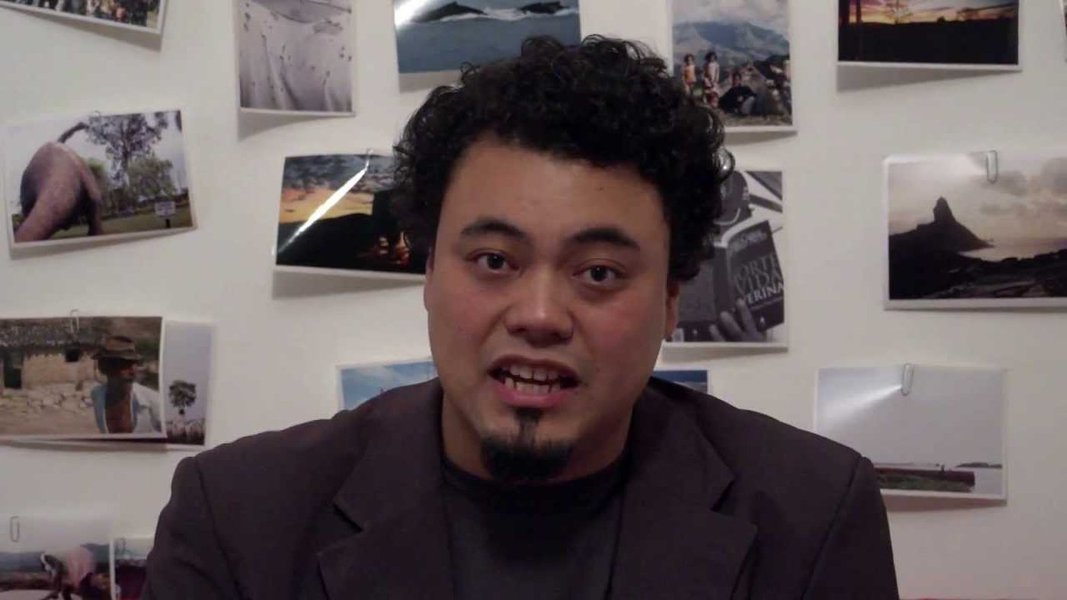 Sakamoto ironiza o laranjal de Flávio Bolsonaro