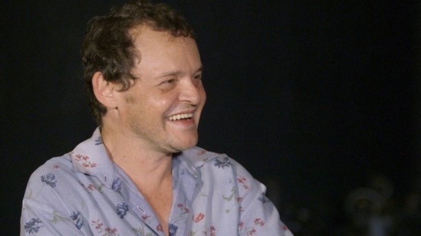 Matheus Nachtergaele protesta contra o voto suicida do Brasil em Bolsonaro