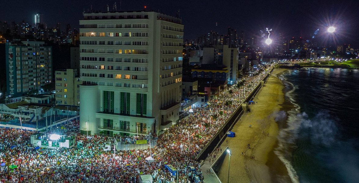 Haddad lota as ruas de Salvador na reta final