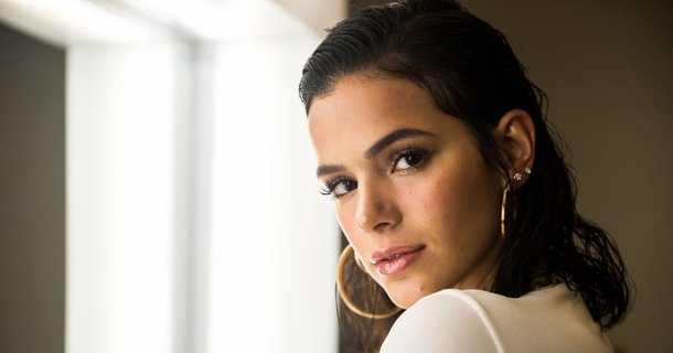 Amigo de Marquezine é espancado por bolsonarista, perde a memória e atriz desabafa