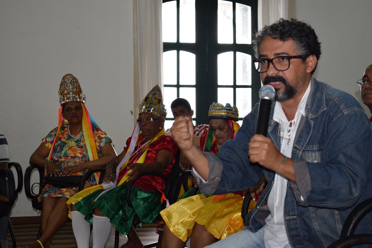 Ex-reitor é agredido por simpatizante de Bolsonaro