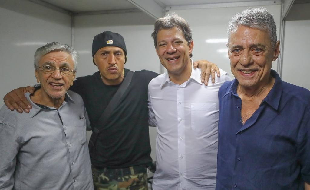 “Pelo direito de divergir e ser respeitado”, diz Mano Brown em foto de Haddad