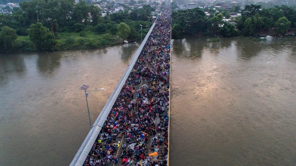 Segunda caravana de imigrantes passa pela Guatemala em direção ao México