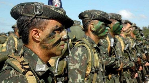 Trump quer intervenção do exército para enfrentar imigrantes na fronteira com México