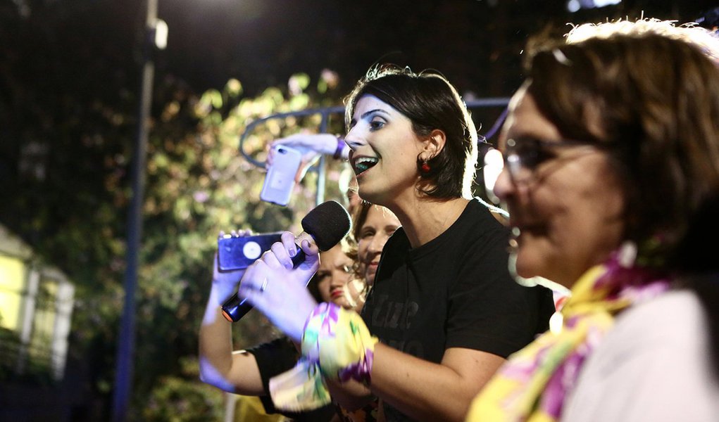 Manuela: a maior fake news é a de que a eleição está resolvida
