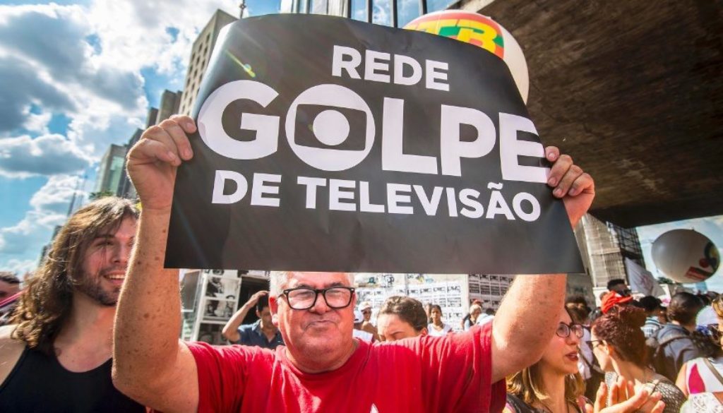 Os cabrestos eletrônicos do TSE e da Globo