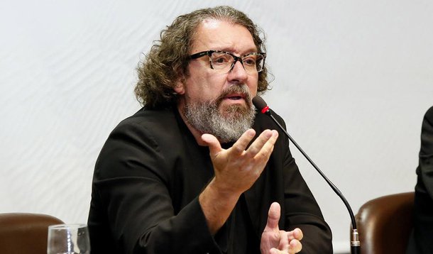 Kakay: risco de não termos instituições funcionando é real