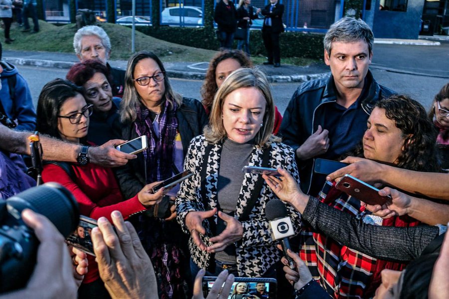 Gleisi prevê violência contra Lula no TSE
