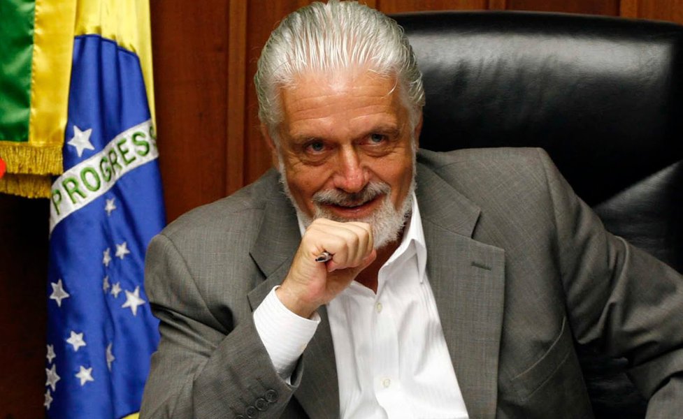 Wagner ironiza ACM e Bolsonaro: eles têm uma grande identidade