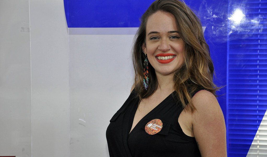 Apresentadora da TV 247, Isa Penna é eleita deputada estadual