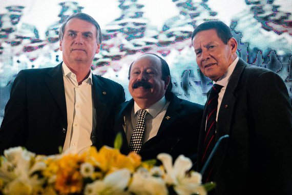 Salve, salve: um jornal se posiciona contra o fascismo de Bolsonaro